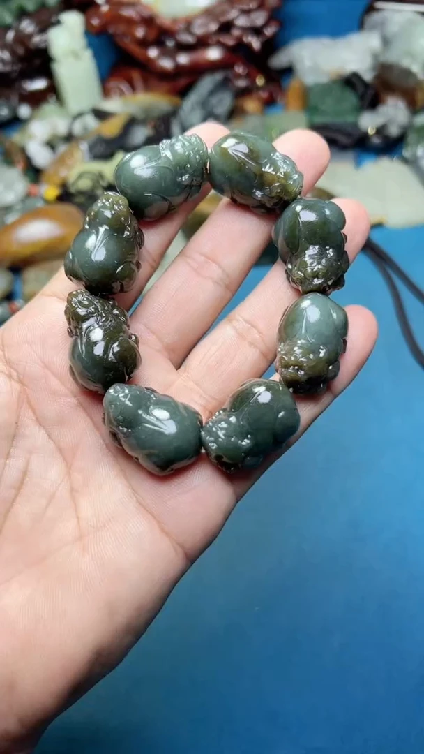 和田玉未镶嵌把件-