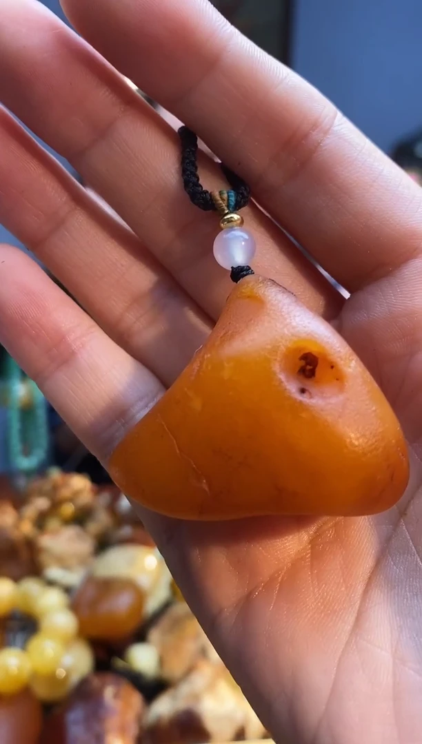琥珀颈饰未镶嵌吊坠