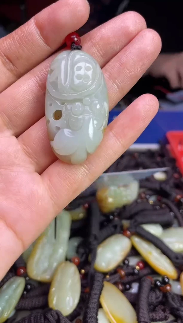 未镶嵌和田玉挂件1