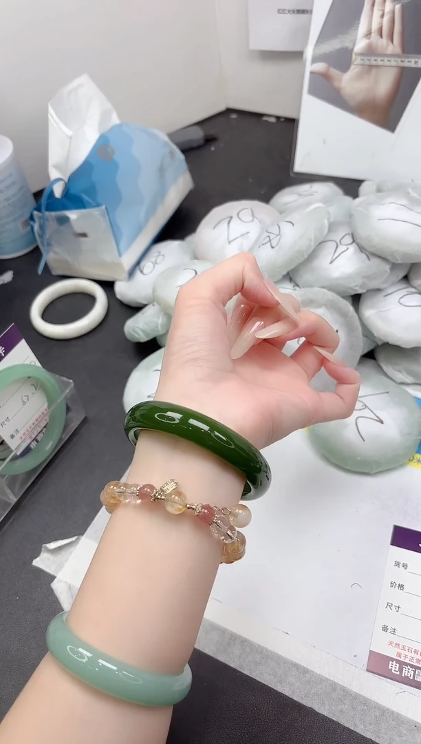 未镶嵌手镯石英质玉115-61