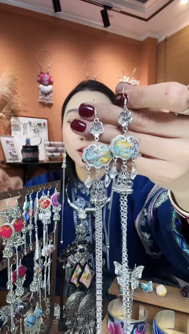 【闪购商品】刺绣纯手工民族风耳环