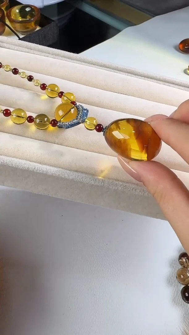 琥珀吊坠(赠链)未镶嵌1219094