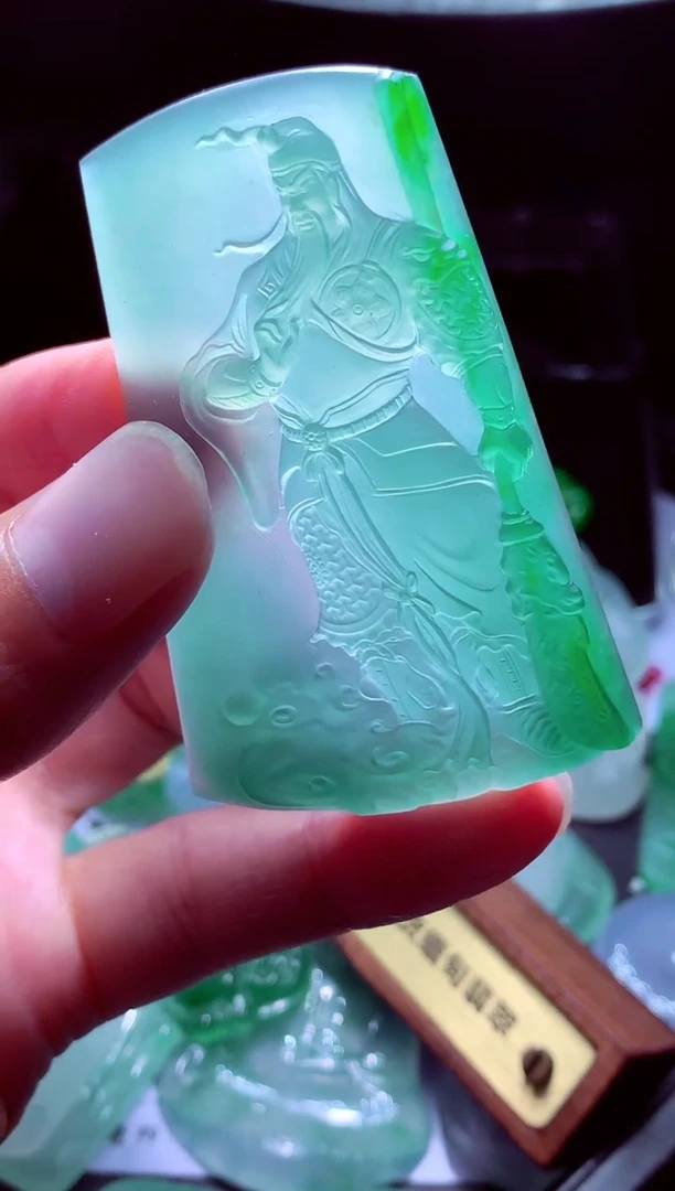 未镶嵌定制翡翠幸*?翡翠毛货定制