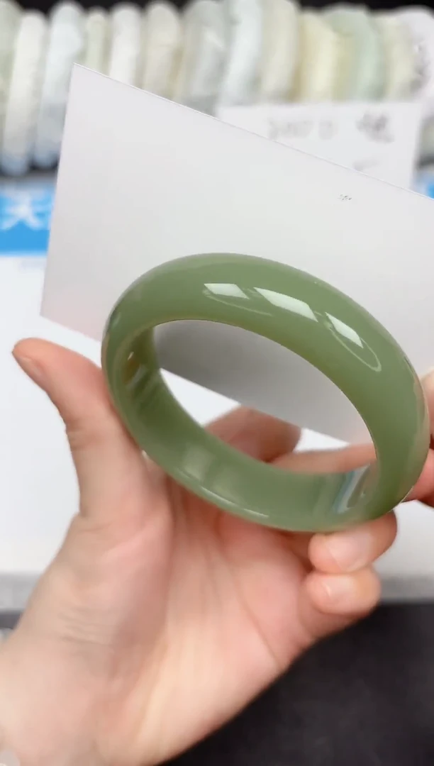 未镶嵌手镯石英质玉121-56.8