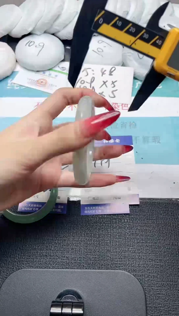 未镶嵌手镯石英质玉149-62