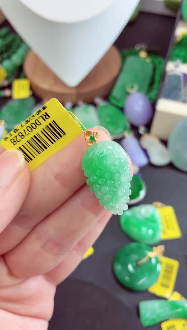 吊坠(不含链)18K金镶嵌翡翠挂件