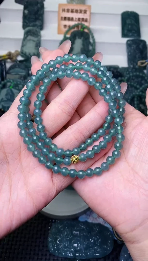 颈饰未镶嵌翡翠