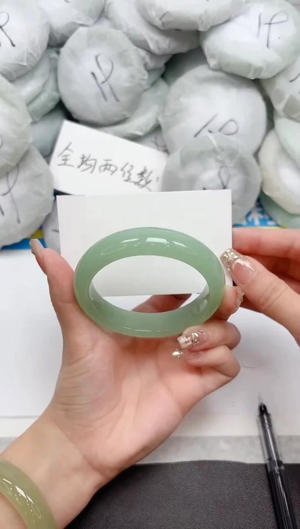 未镶嵌手镯石英质玉52-56.2