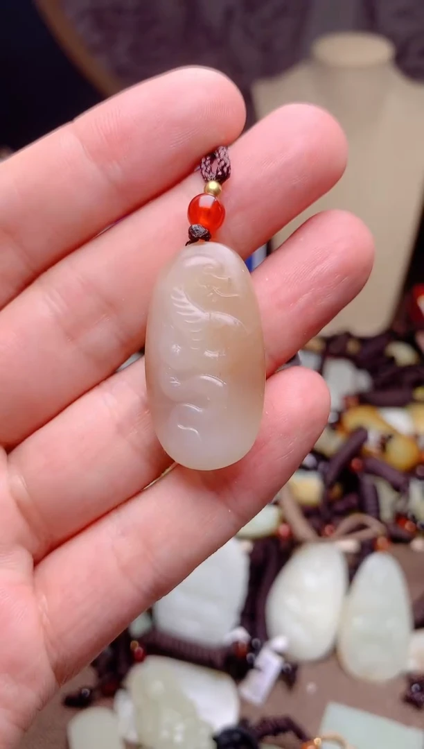 和田玉未镶嵌颈饰1