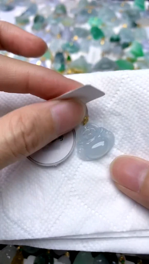 颈饰18K金镶嵌翡翠天然A货翡翠