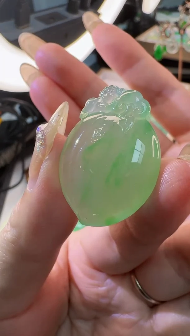 翡翠未镶嵌颈饰翡翠缅甸A货