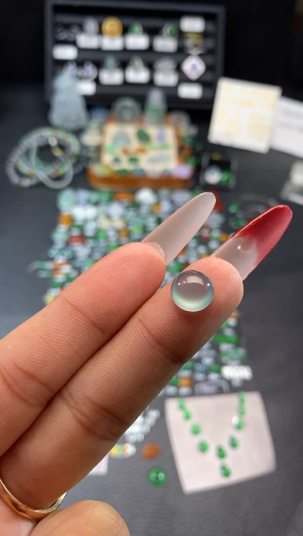 【闪购商品】翡翠挂件未镶嵌蛋面