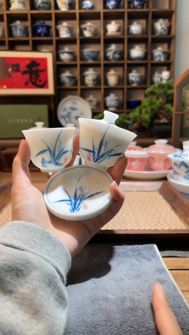 【闪购商品】手绘兰花迷你盖碗+主人杯+杯垫