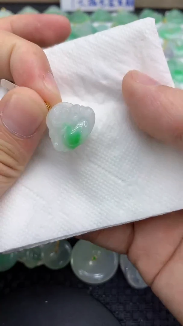 颈饰18K金镶嵌翡翠天然缅甸A货翡翠