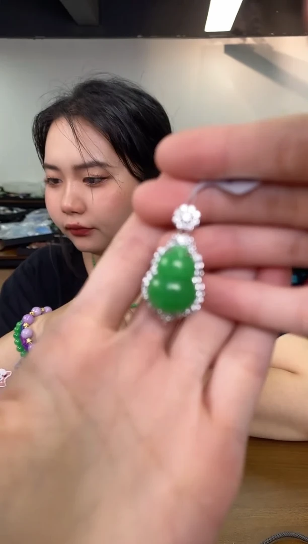 翡翠未镶嵌吊坠(不含链)多样性发其一颜色微差