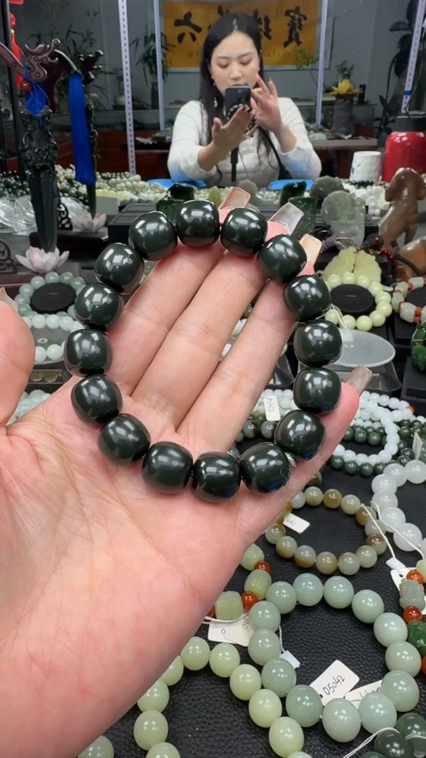 未镶嵌手串和田玉新疆沙枣青卡14