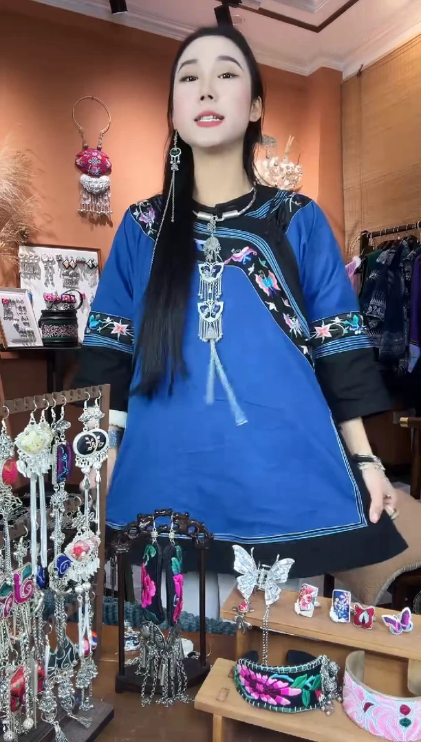 【闪购商品】刺绣纯手工民族风服装