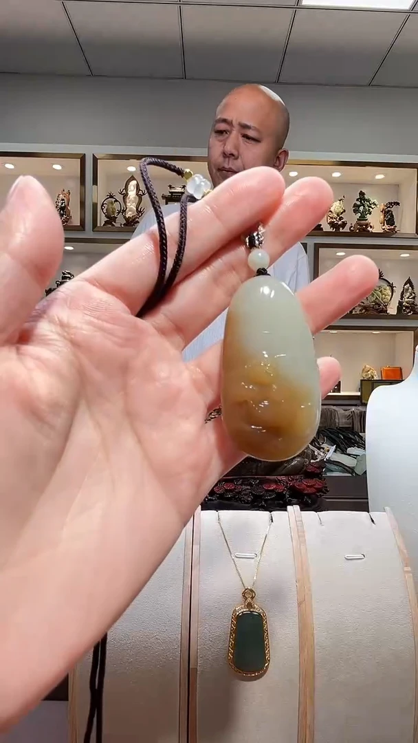 和田玉未镶嵌颈饰苏