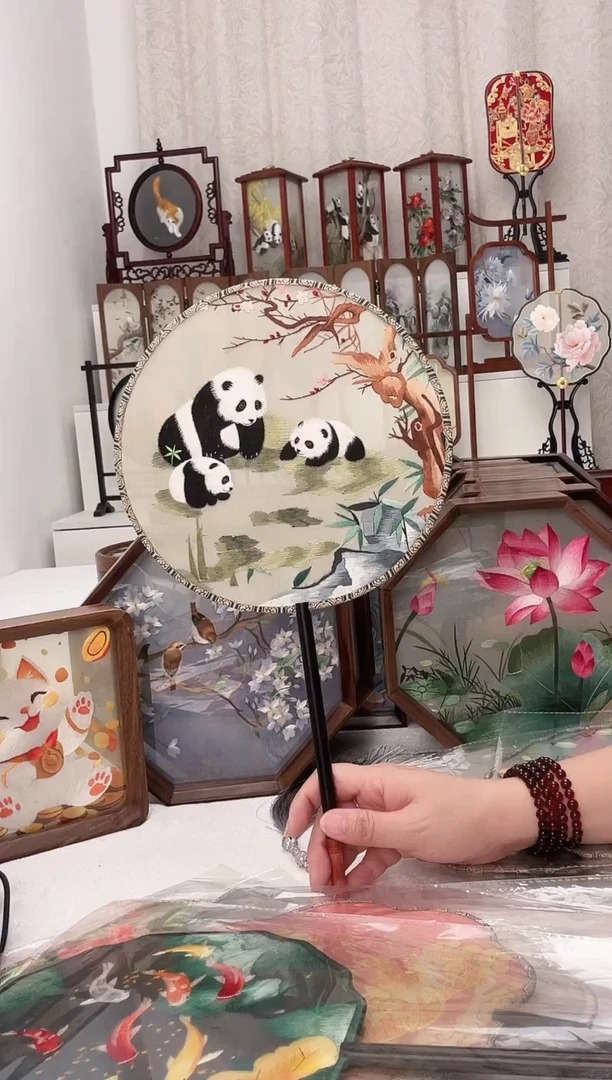 扇子苏绣作品手工团扇