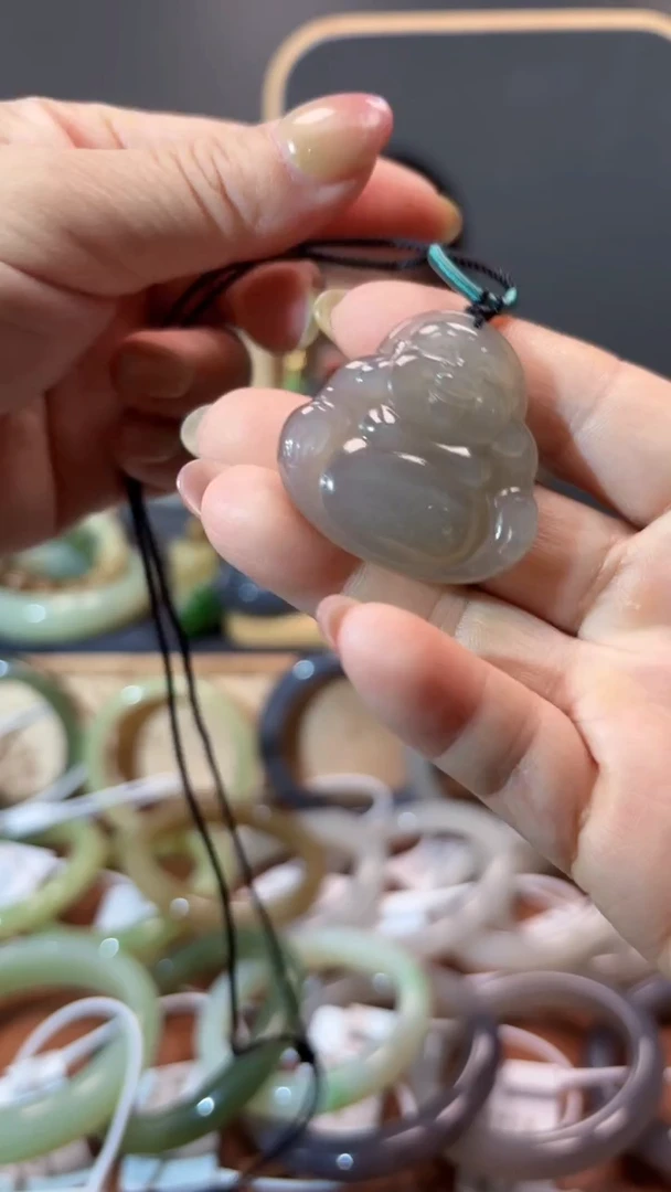 和田玉未镶嵌颈饰1