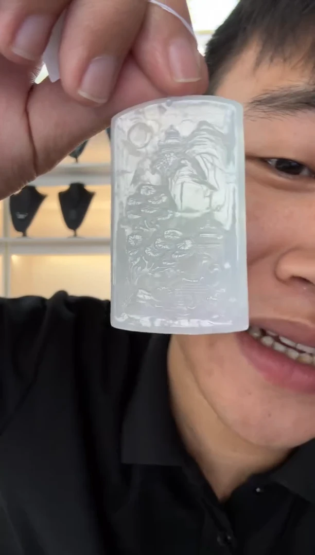 翡翠未镶嵌颈饰天然翡翠A货孤品一件