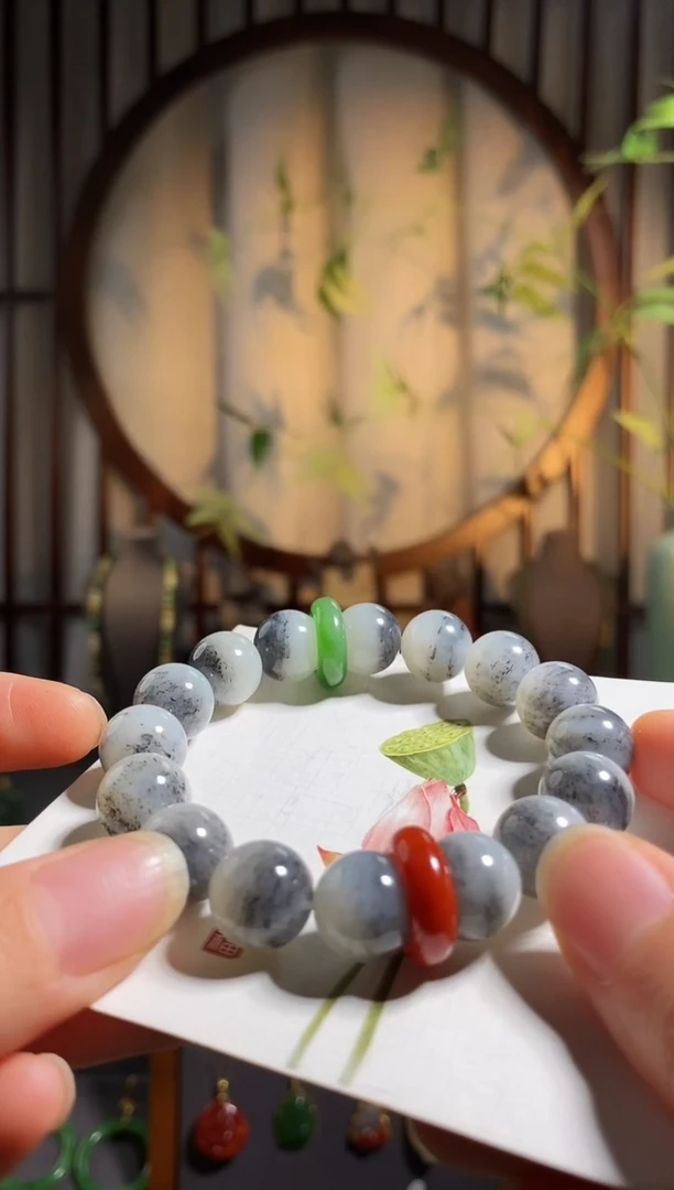 未镶嵌手链和田玉可****红，青花聚宝盆