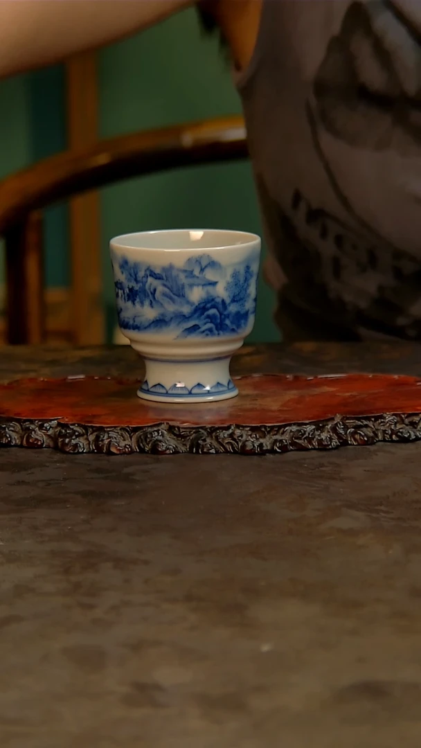青花手绘山水主人杯
