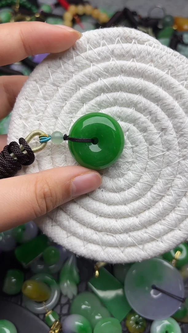 颈饰未镶嵌翡翠缅甸翡翠吊坠