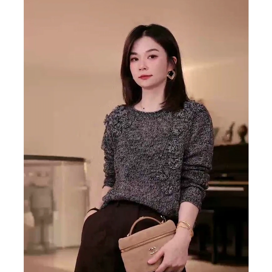 大胡子25年新款花朵长袖常规款羊毛衫套头百搭时髦羊毛衫788-1653