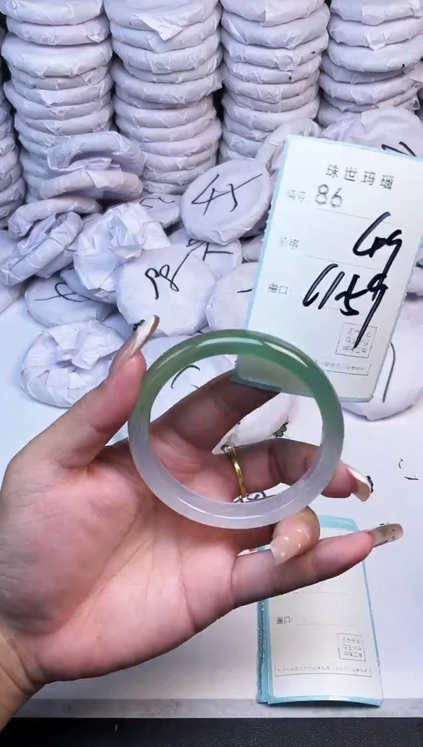 手镯玛瑙/玉髓未镶嵌86
