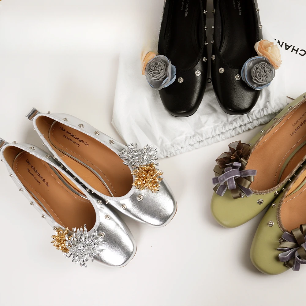 2025新款扣扣鞋小众设计花朵浅口单鞋女舒适平底玛丽珍芭蕾舞单鞋