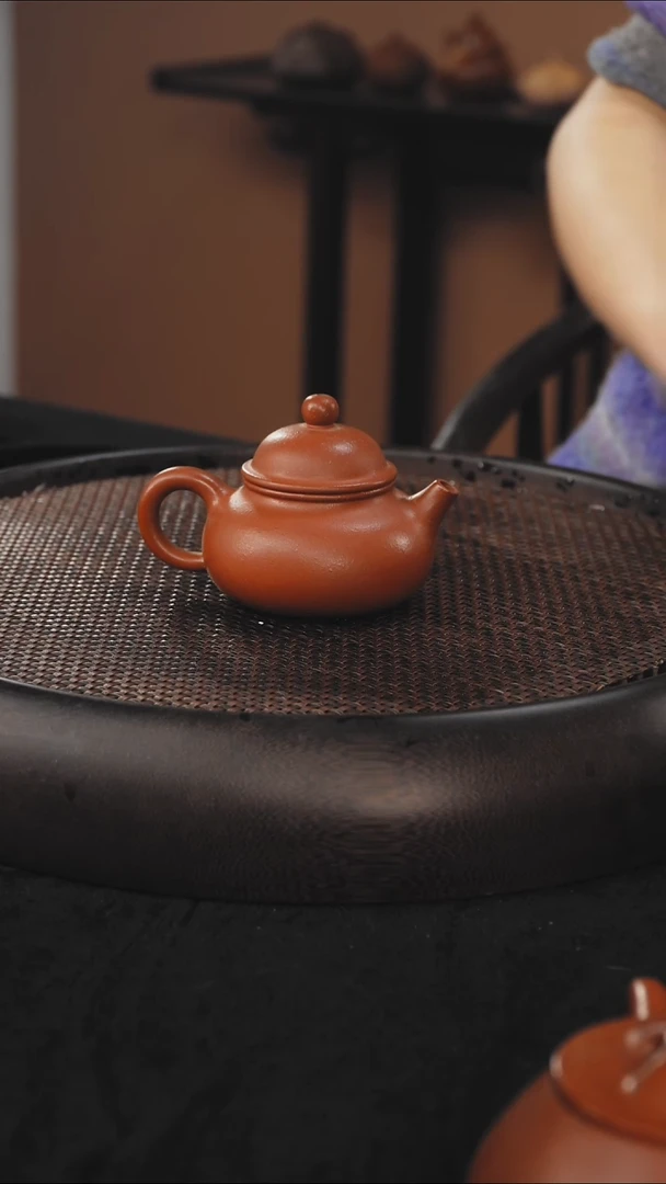 茶壶紫砂容天  红降坡泥