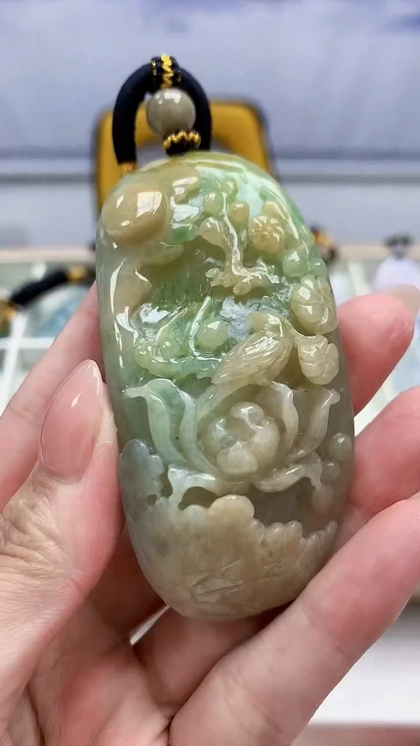 未镶嵌定制翡翠5060MM-毛货挂件80