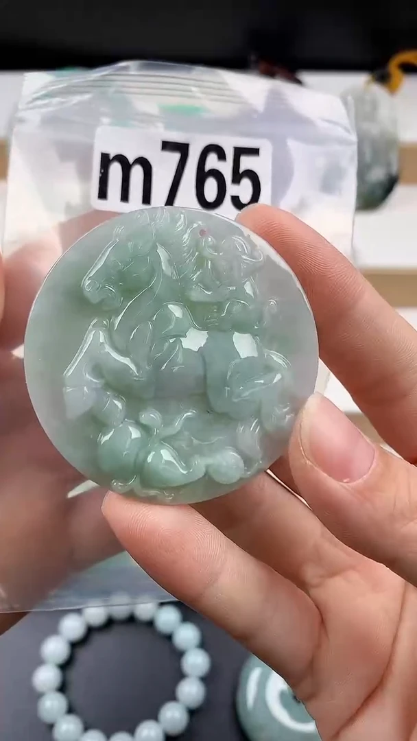 颈饰未镶嵌翡翠天然翡翠吊坠挂件