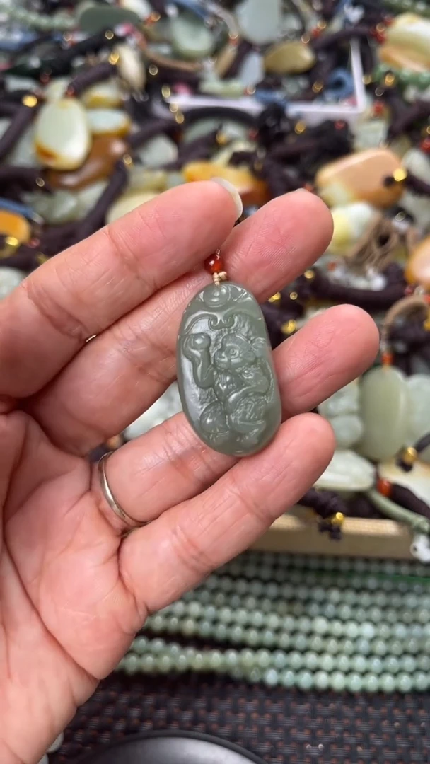 【闪购商品】和田玉颈饰未镶嵌多样性发货没有证书拍一发一有瑕