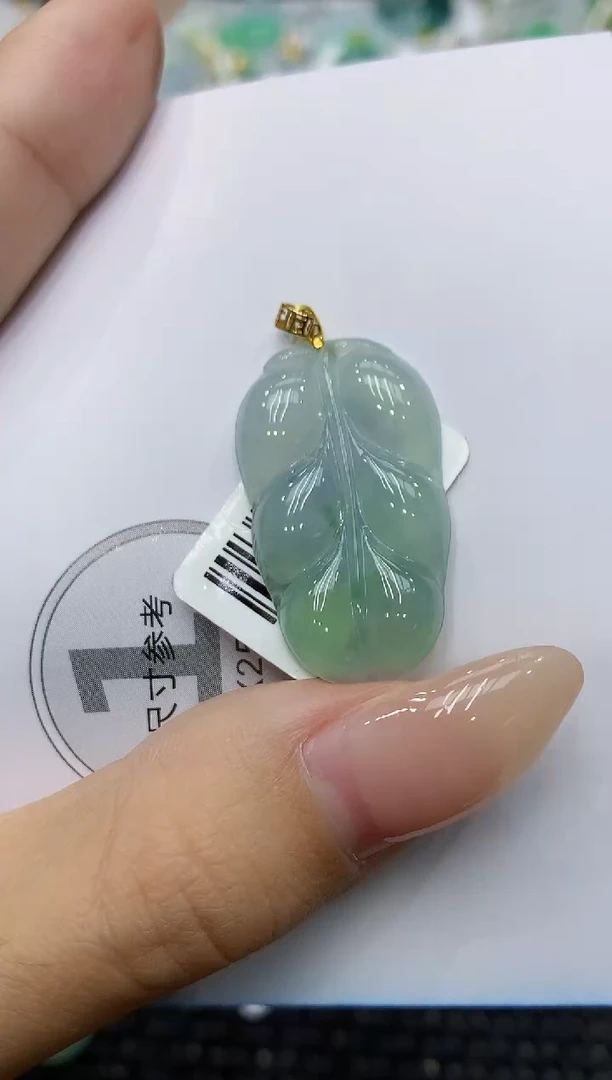 颈饰18K金镶嵌翡翠111111111111