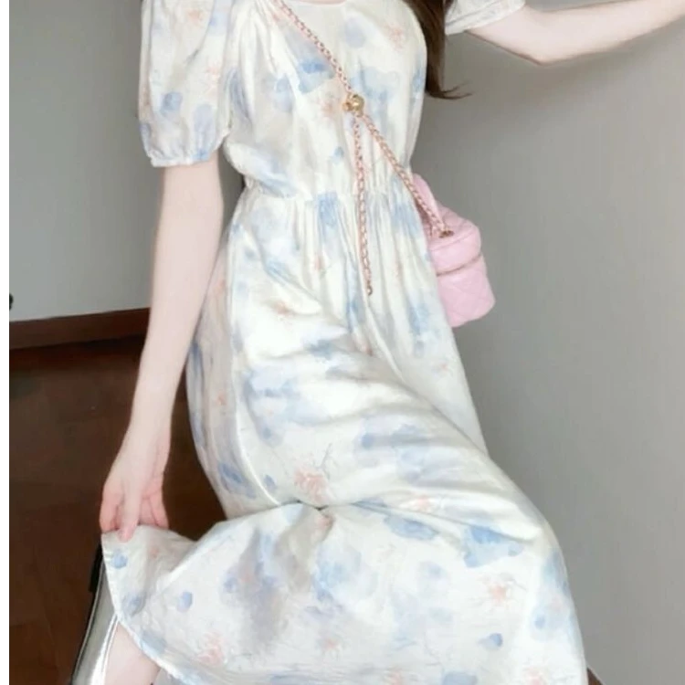 茶歇法式复古温柔风甜美高端气质在逃公主碎花连衣裙2025早春新款