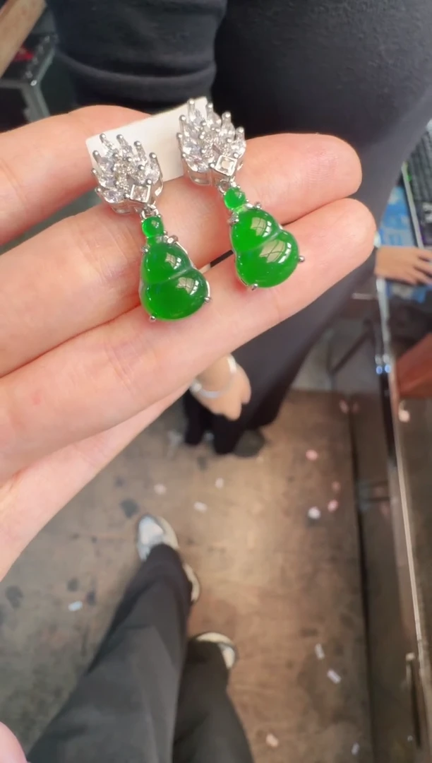 未镶嵌定制翡翠翡翠A货有轻微色差属于正常现象，耳坠1