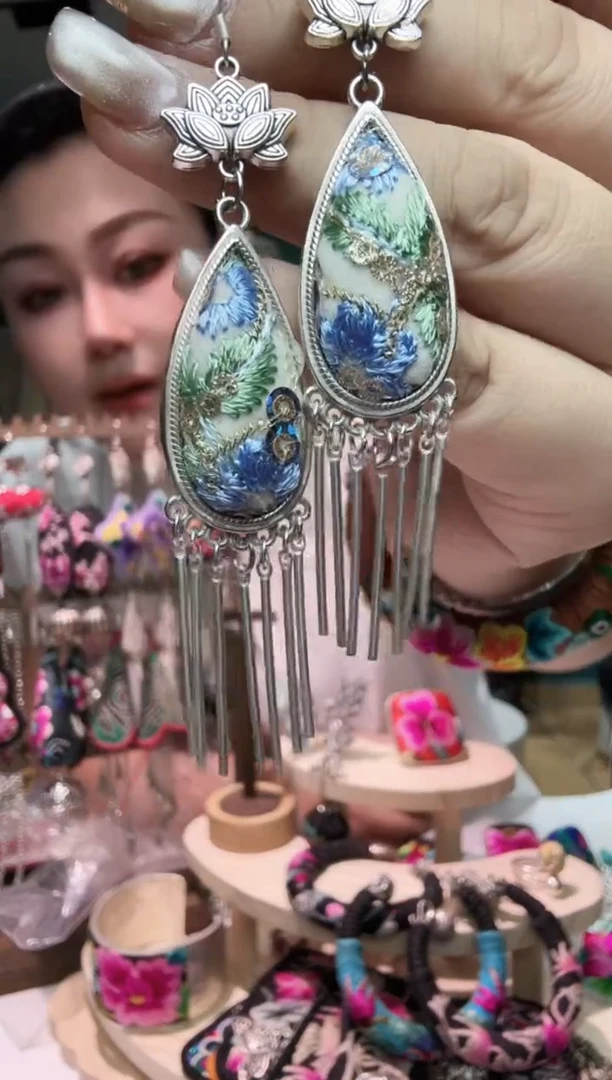 织绣纯手工苗绣非遗耳环