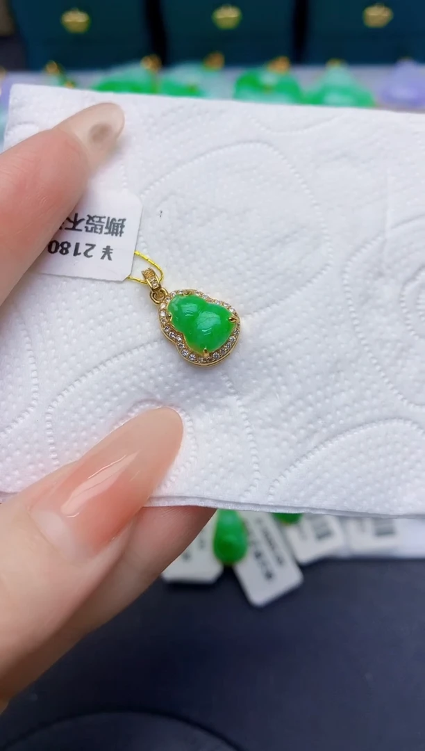 颈饰未镶嵌翡翠缅甸天然翡翠A货