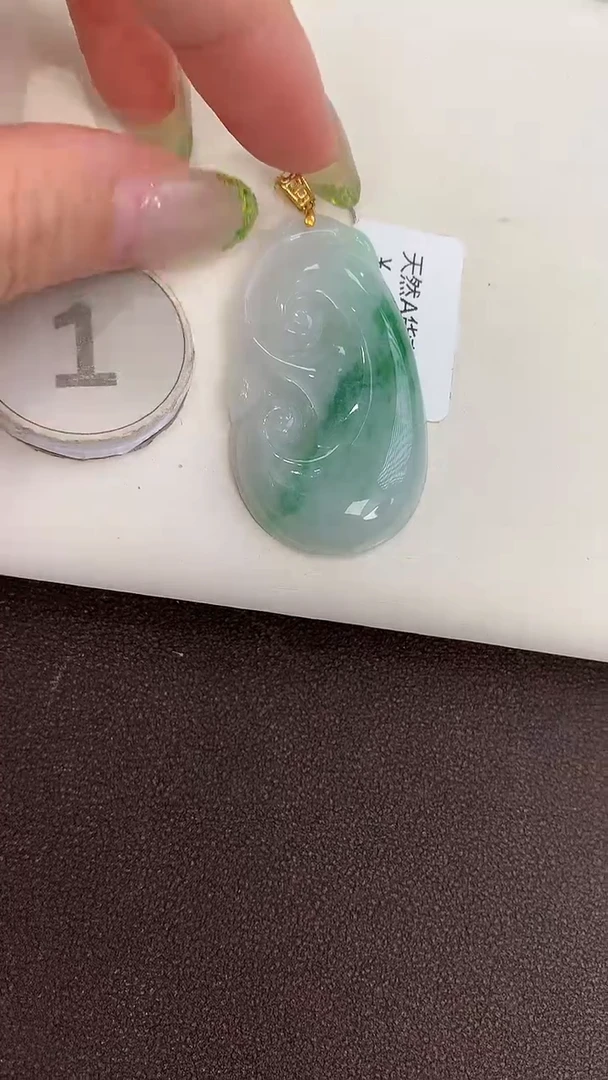 颈饰18K金镶嵌翡翠天然缅甸a货翡翠