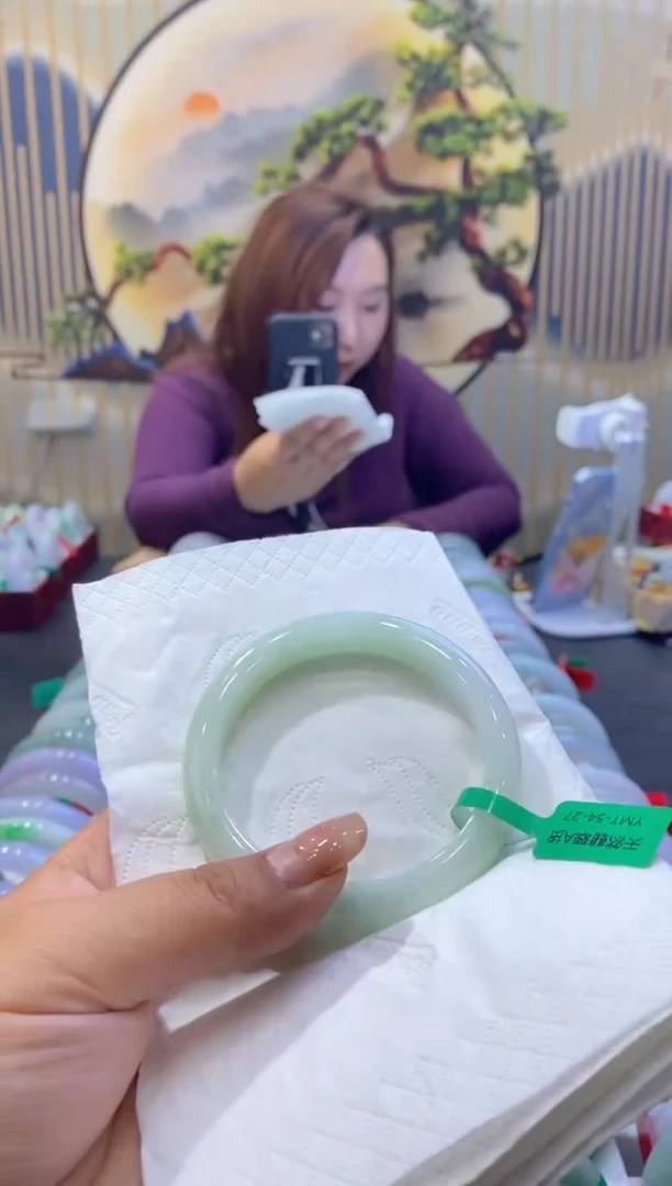 翡翠手镯未镶嵌多人03113