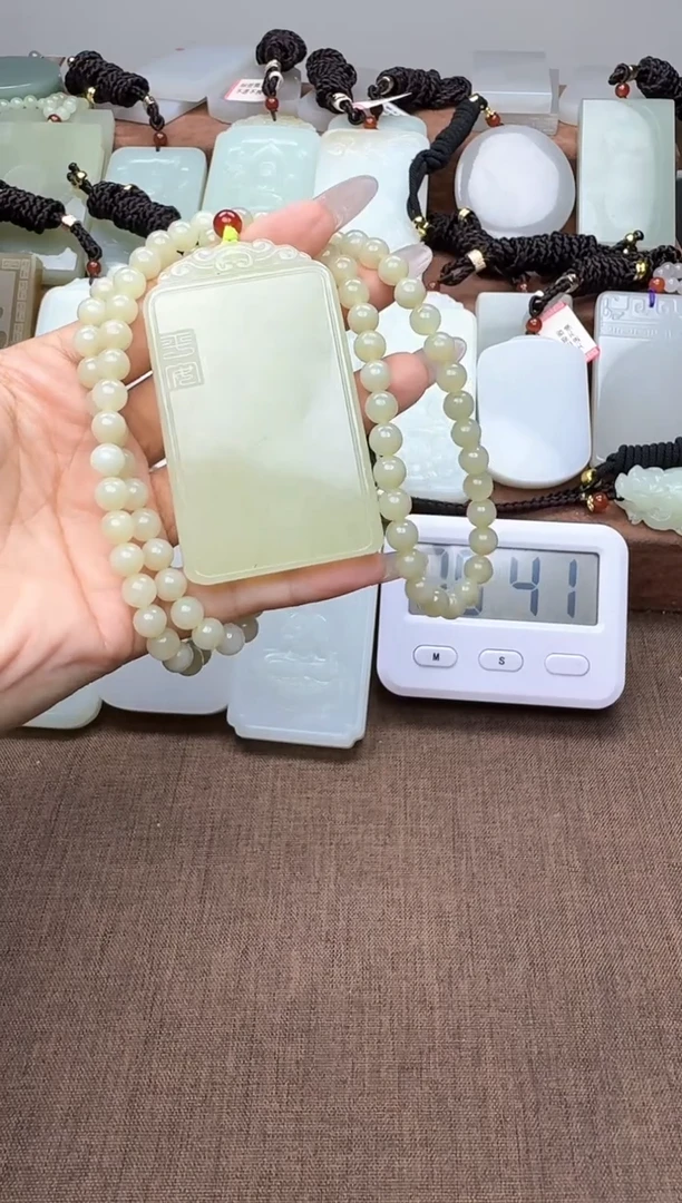 颈饰未镶嵌和田玉1