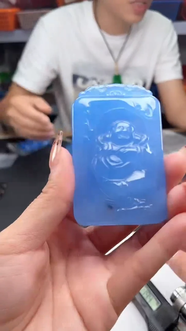 吊坠(赠链)未镶嵌石英质玉蓝色佛牌