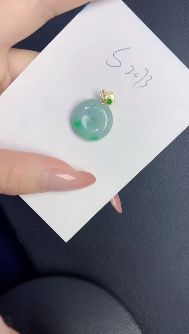 翡翠未镶嵌颈饰缅甸天然翡翠A货