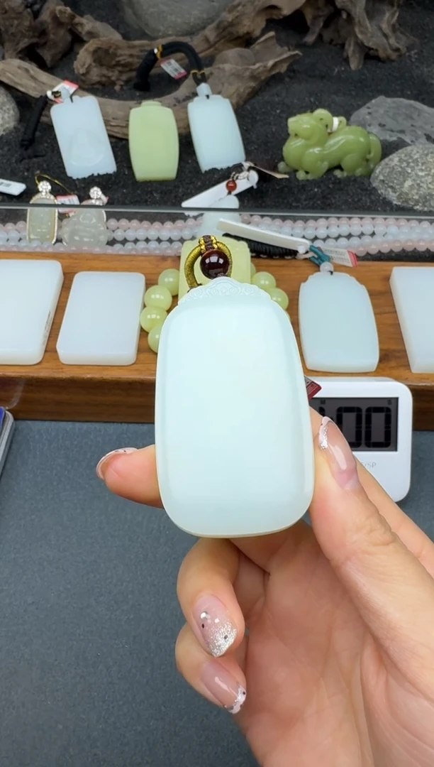 颈饰未镶嵌和田玉3