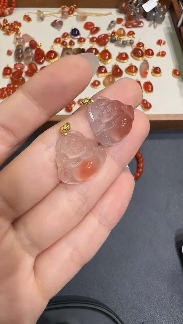 18K金镶嵌吊坠南红玛瑙X1204-223-138多样性一件