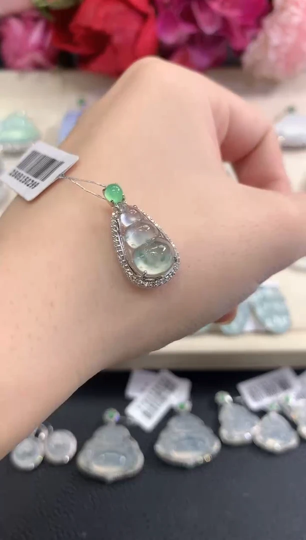 吊坠(不含链)18K金镶嵌翡翠秋日珠宝Q86