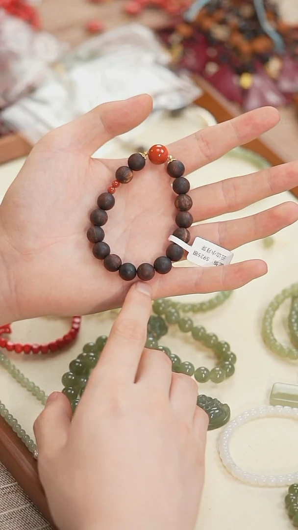降真香其他孤品！降真香10mm 红顶珠 手串