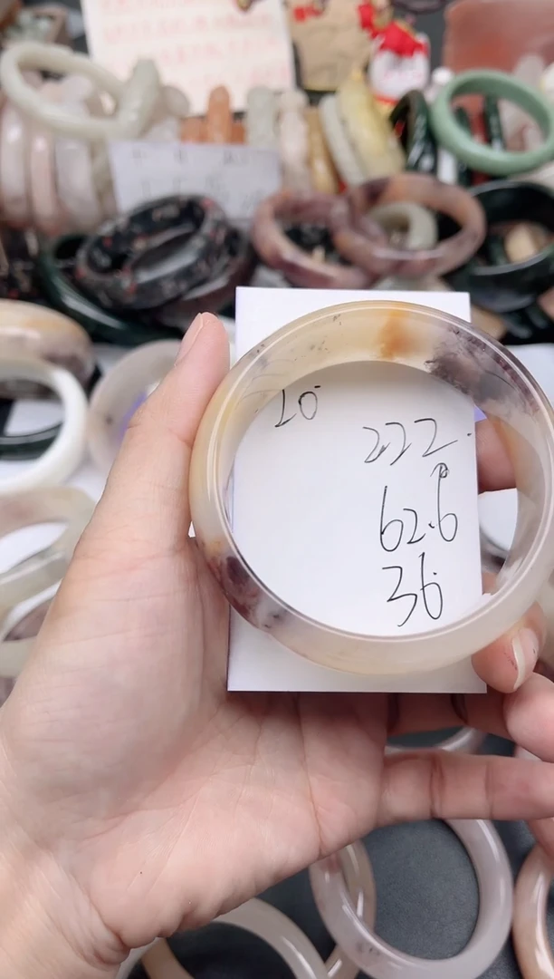 未镶嵌手镯石英质玉222